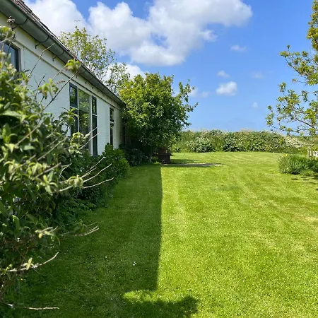 Vakantiehuis In Boerderij Met Omheinde Tuin Appartement Oosterend (Texel)